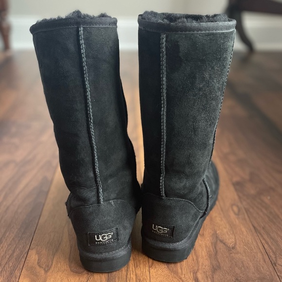 UGG NEW Women’s Black Classic Tall II Boot size US 7 - Picture 3 of 8